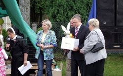 Integracyjny Piknik Europejski w Szkole  w Piekiełku 19.06.2011