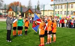 Otwarcie obiekty sportowego przy Szkole Podstawowej w Brzeznej 29.10.2011