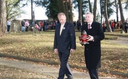 II Niepodległościowy Złaz Turystów na Jabłońcu 4.11.2012