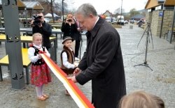 Otwarcie miejskiego targowiska w Mszanie Dolnej 30.10.2013