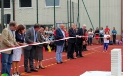 Otwarcie nowego boiska wielofunkcyjnego przy Zespole Szkół Samorządowych nr 3 im. ks. płk. J. Jońca, znajdującym się przy ul. Jordana w Limanowej, 9.09.2014
