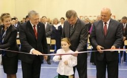 Poświęcenie sali gimnastycznej przy Szkole Podstawowej i Gimnazjum w Porębie Wielkiej,13.10.2014