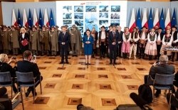 Uroczystość przekazania 30 000 podpisów pod Apelem dla Ministra Obrony Narodowej RP o utworzenie jednostki wosjkowej w Nowym Sączu, 16.05.2019r..