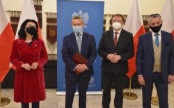 Wręczenie czeków z #RFIL przedstawicielom samorządów subregionu sądeckiego i limanowskiego